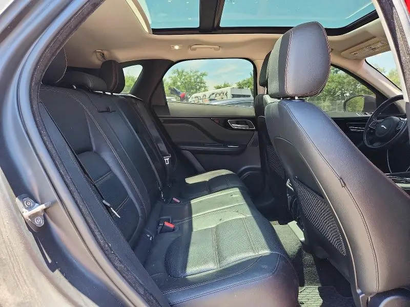 2017 JAGUAR F-PACE PRESTIGE  
