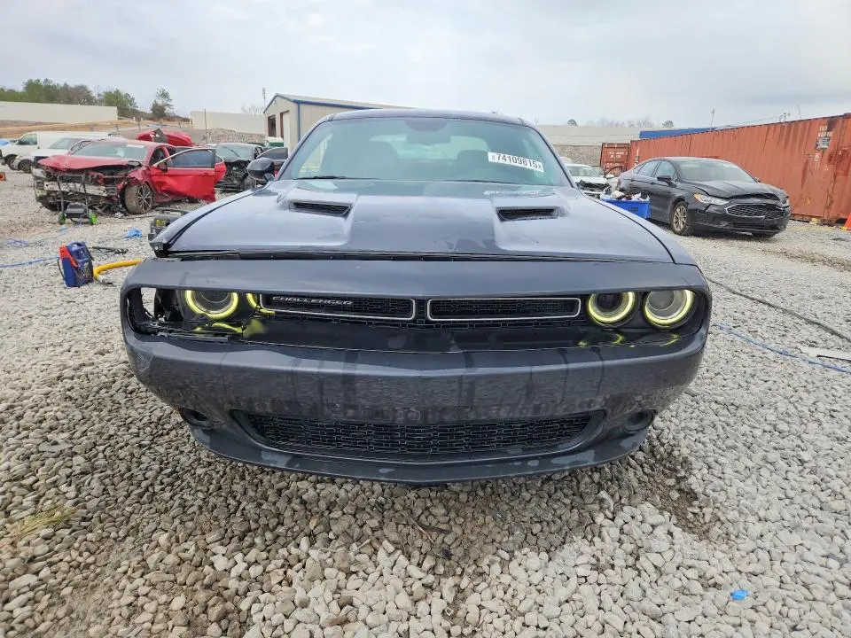 2017 DODGE CHALLENGER SXT  