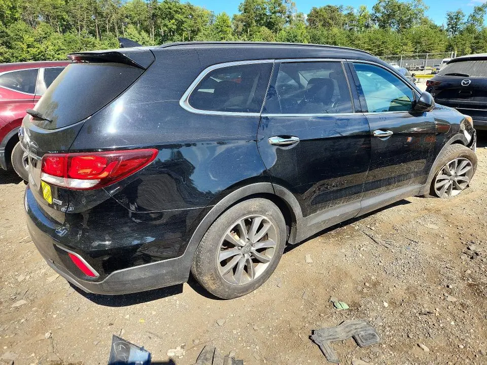 2017 HYUNDAI SANTA FE SE  