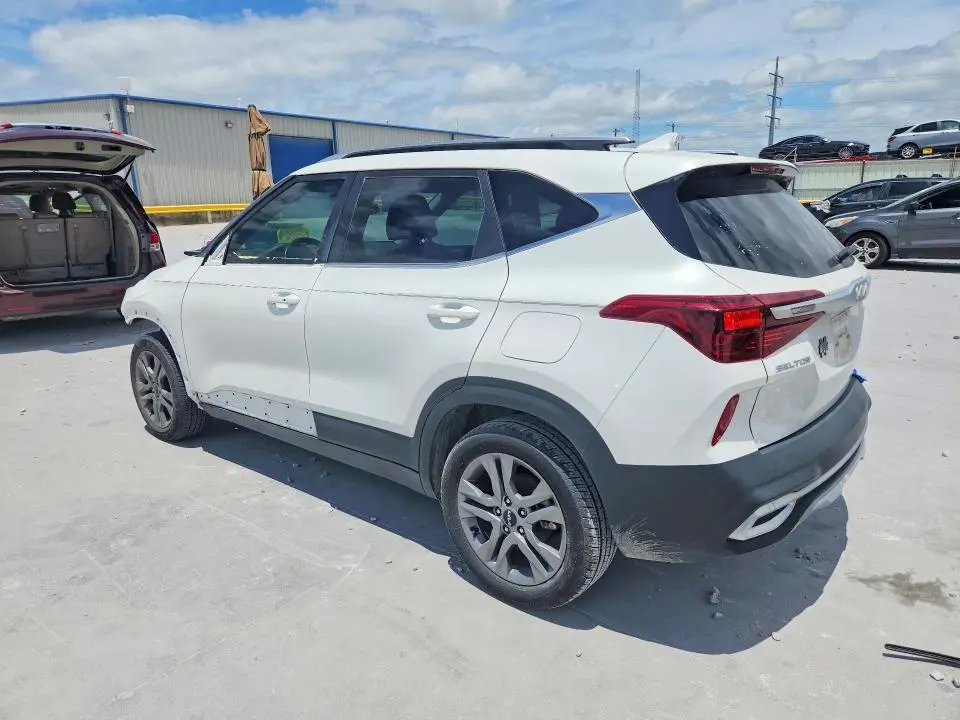2022 KIA SELTOS S  