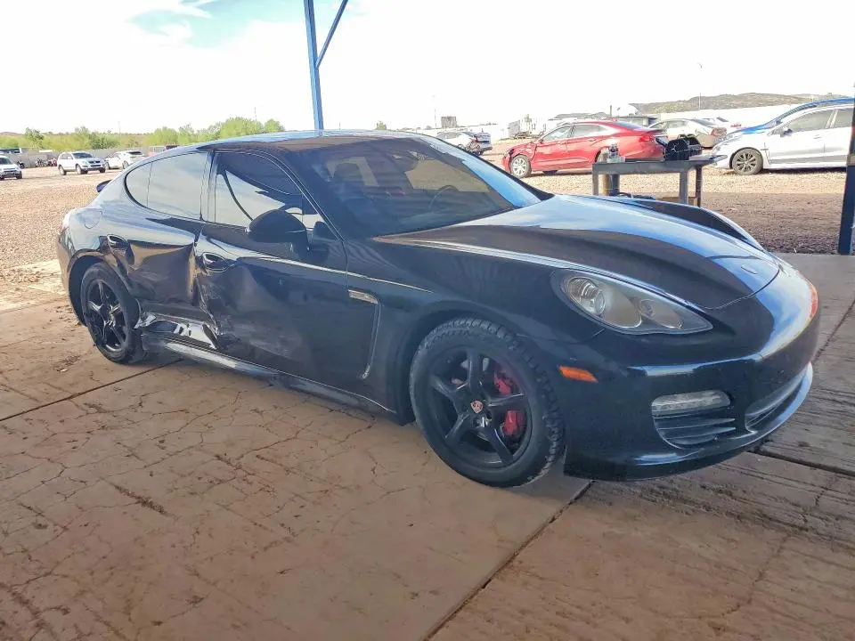 2013 PORSCHE PANAMERA 2  