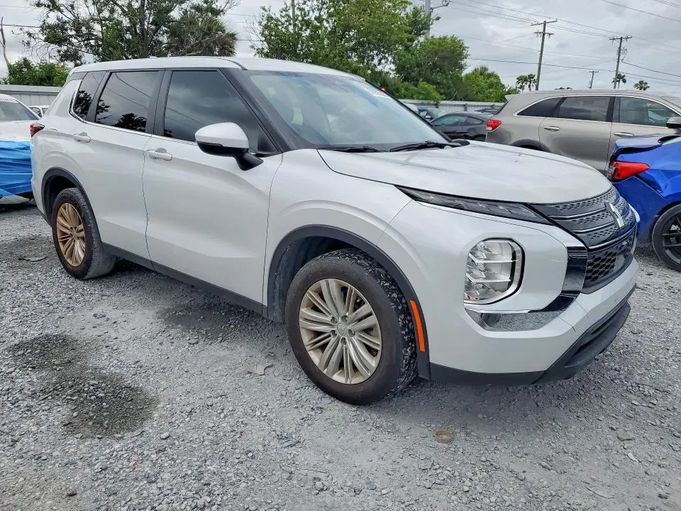 2024 MITSUBISHI OUTLANDER ES  