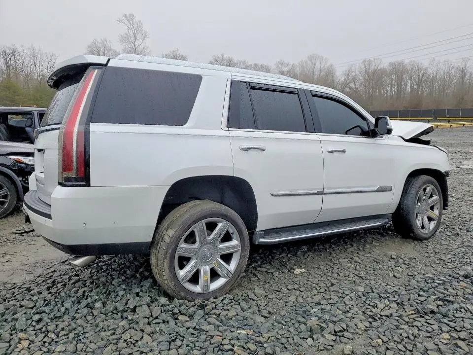2017 CADILLAC ESCALADE LUXURY  