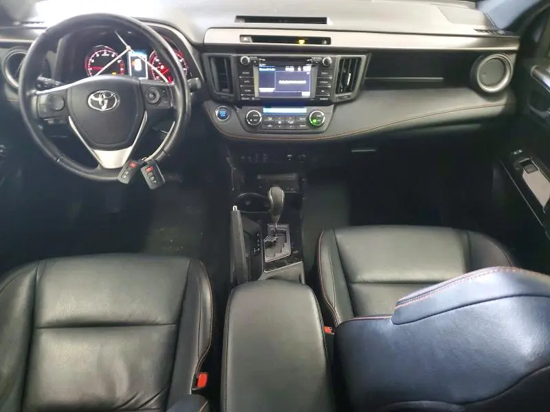 2016 TOYOTA RAV4 SE  