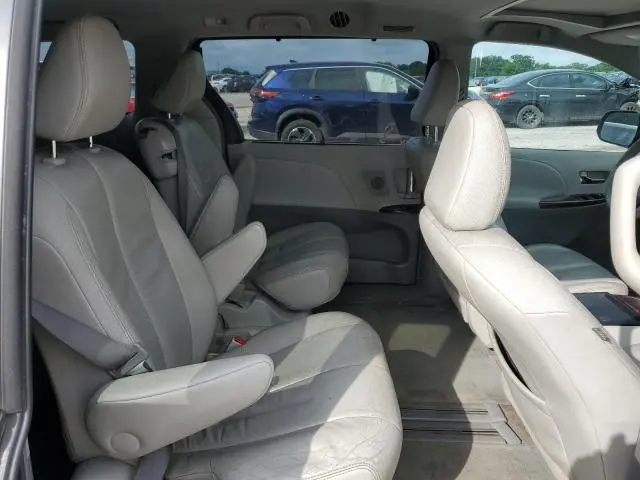 2011 TOYOTA SIENNA XLE  