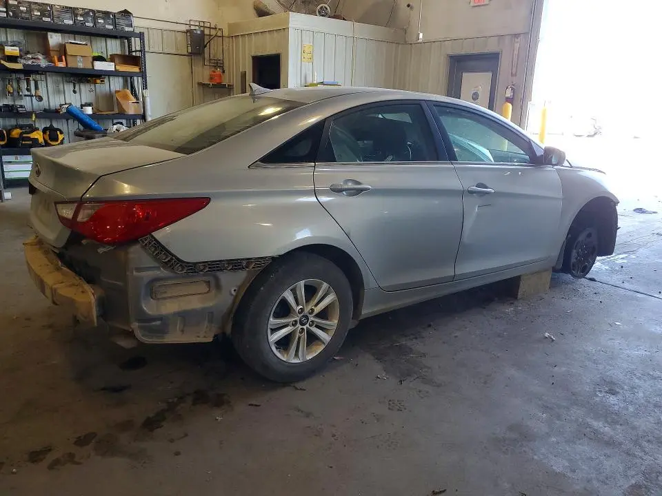 2011 HYUNDAI SONATA GLS  