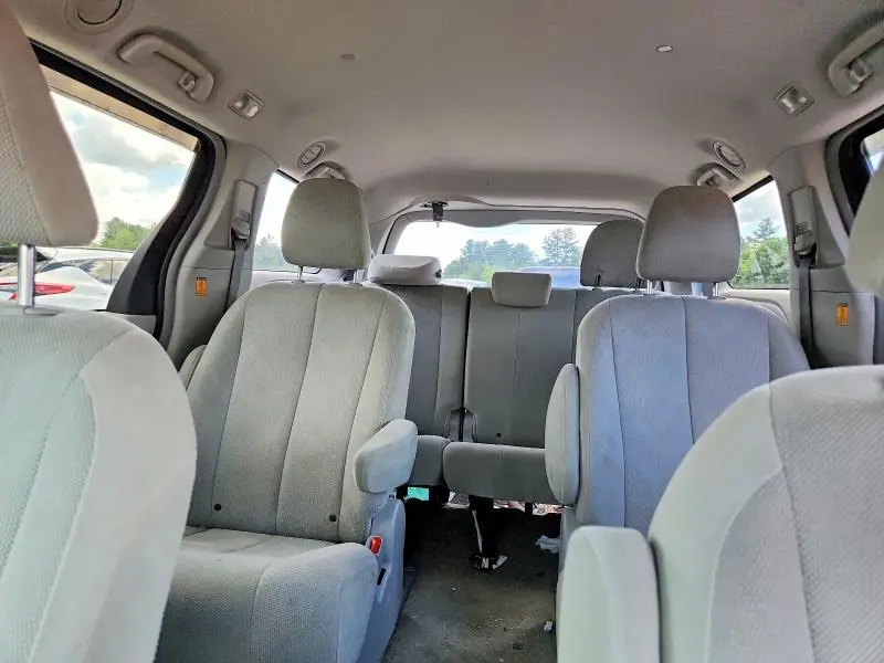 2013 TOYOTA SIENNA L 7-PASSENGER  