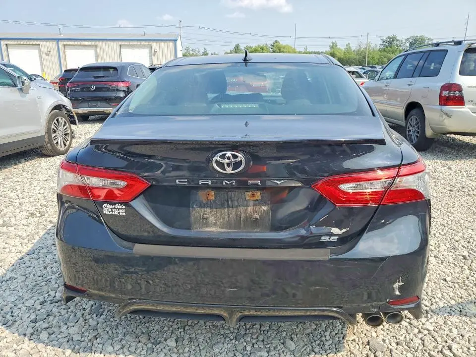 2018 TOYOTA CAMRY SE  