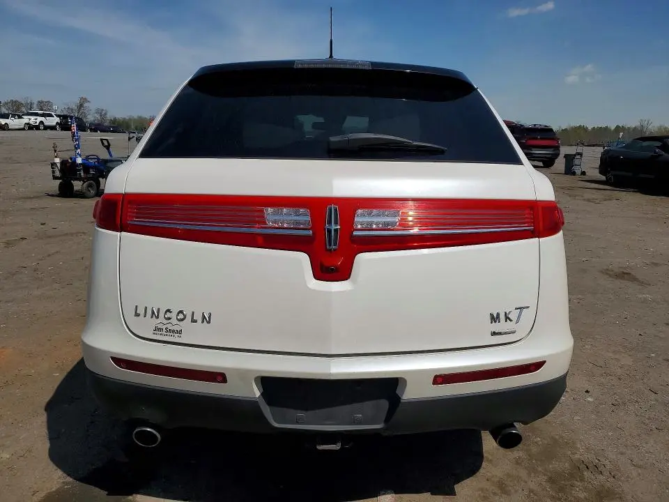 2011 LINCOLN MKT   