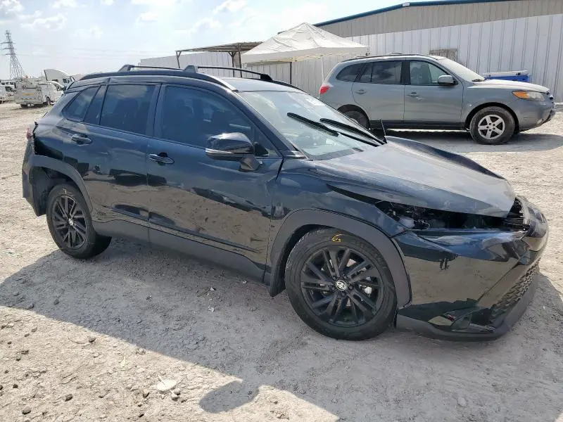 2024 TOYOTA COROLLA CROSS SE  