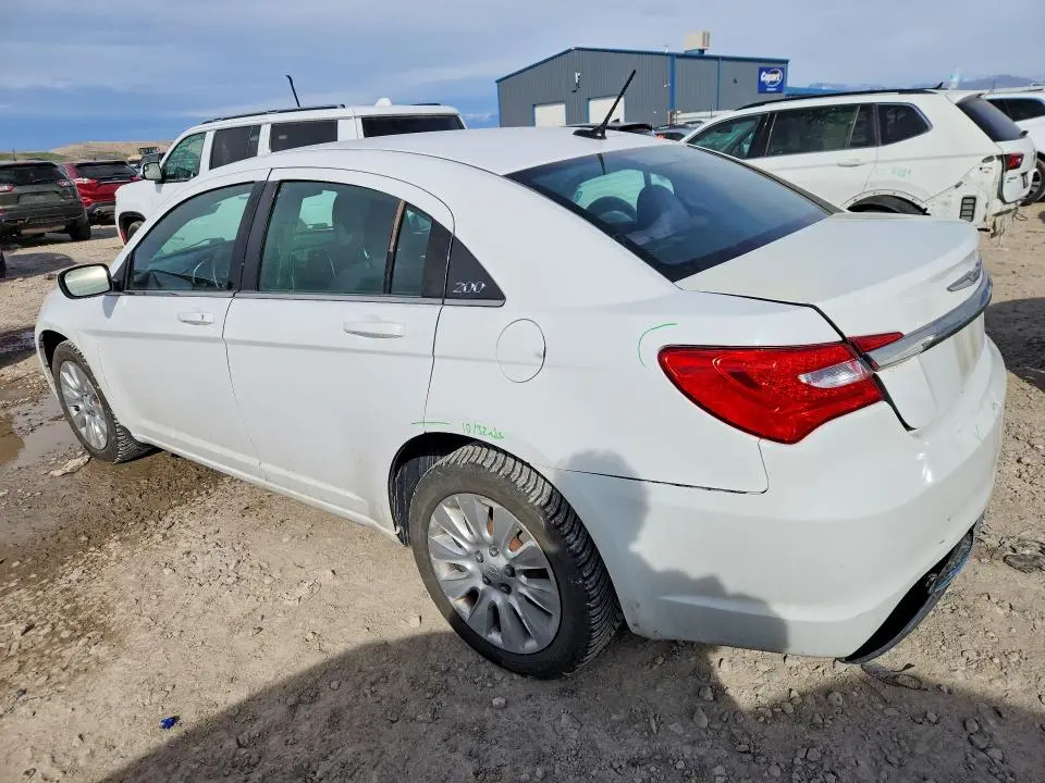 2013 CHRYSLER 200 LX  
