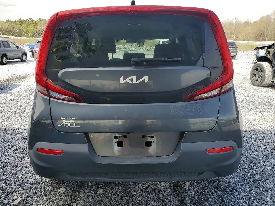 2022 KIA SOUL LX  