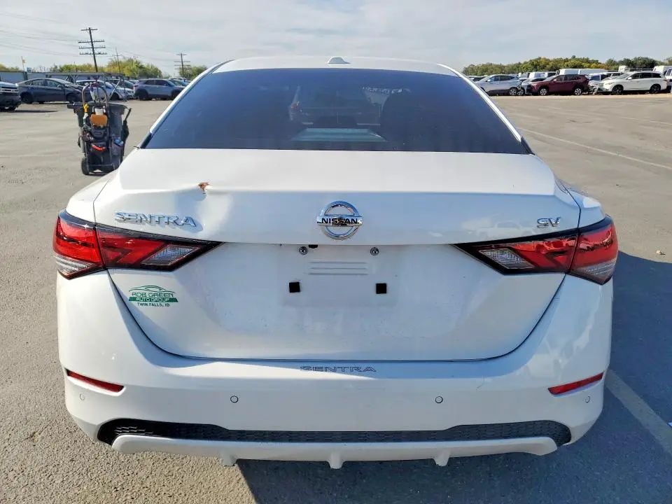 2022 NISSAN SENTRA SV  