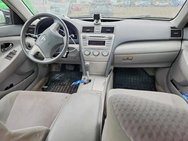 2011 TOYOTA CAMRY LE V6  