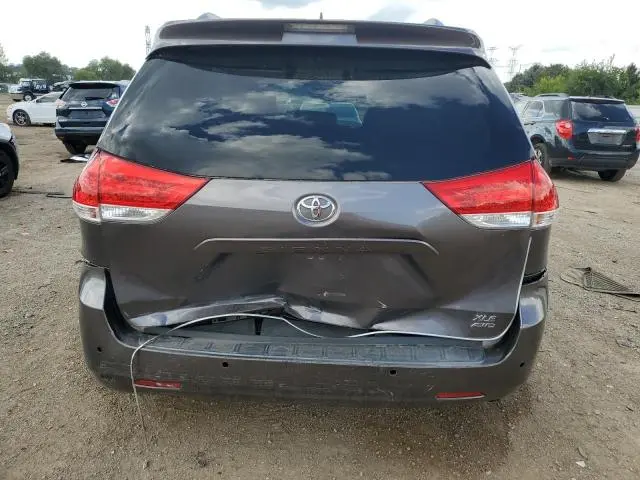 2011 TOYOTA SIENNA XLE  