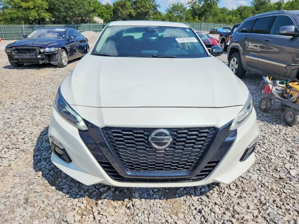 2022 NISSAN ALTIMA SR  