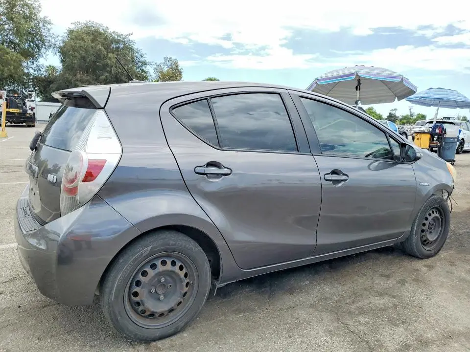 2013 TOYOTA PRIUS C THREE  