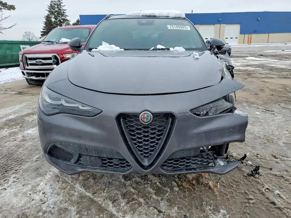 2024 ALFA ROMEO STELVIO TI  