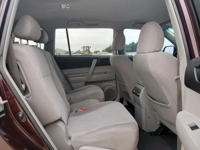 2013 TOYOTA HIGHLANDER BASE