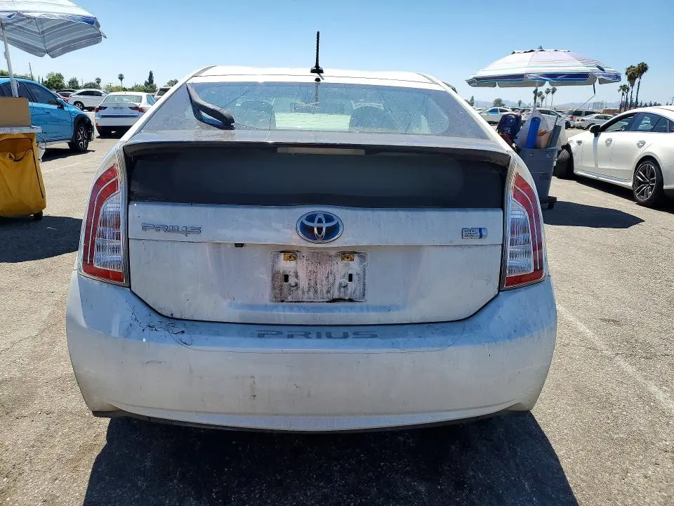 2014 TOYOTA PRIUS THREE  