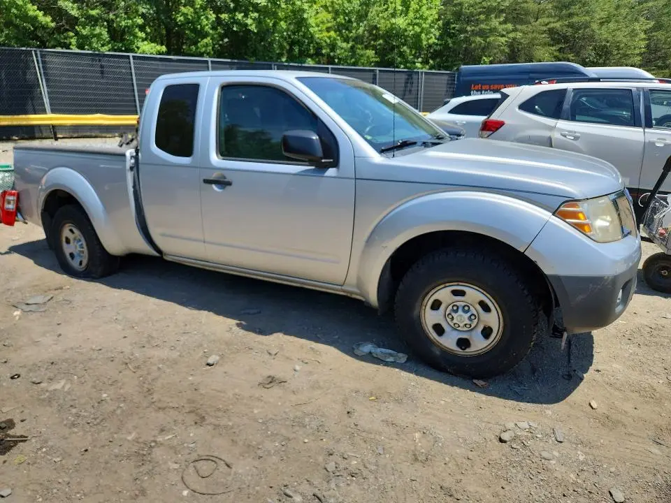 2010 NISSAN FRONTIER XE  