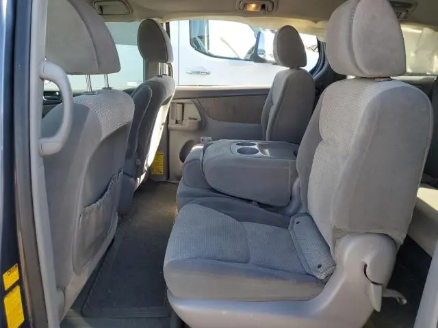 2010 TOYOTA SIENNA CE  