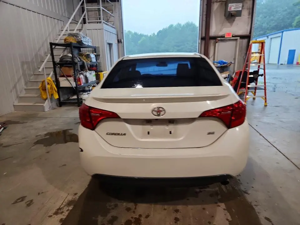 2019 TOYOTA COROLLA SE  