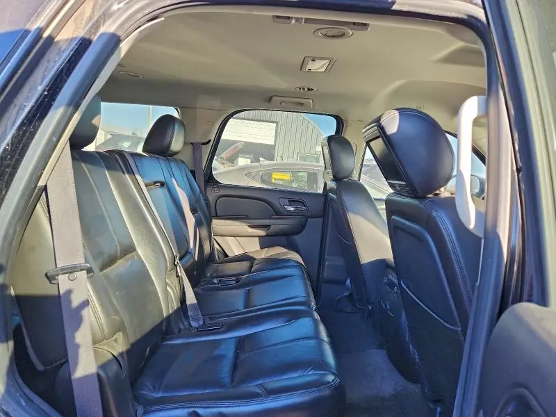 2011 CHEVROLET TAHOE K1500 LT  