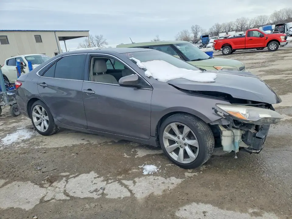 2015 TOYOTA CAMRY LE  