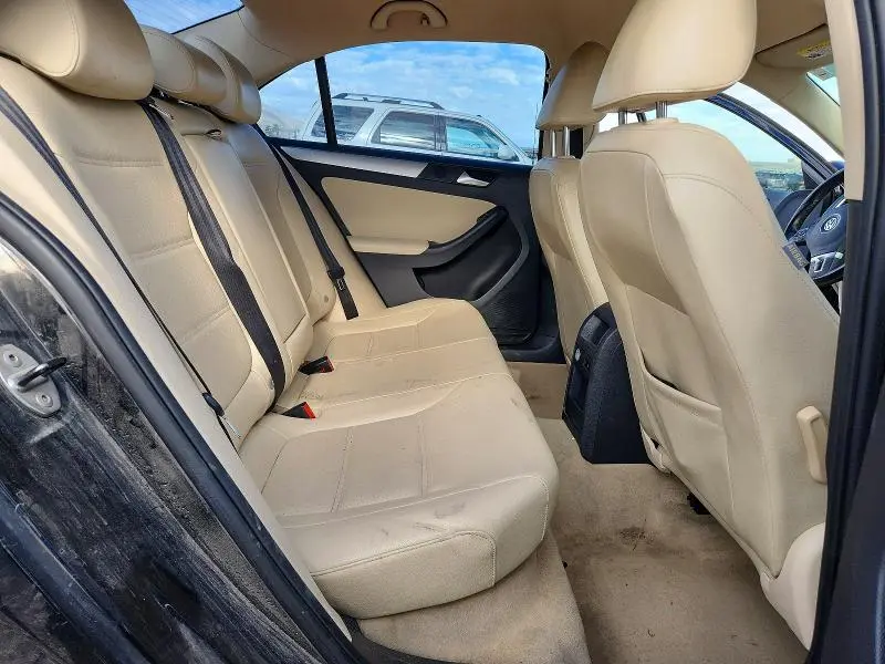 2013 VOLKSWAGEN JETTA SE  