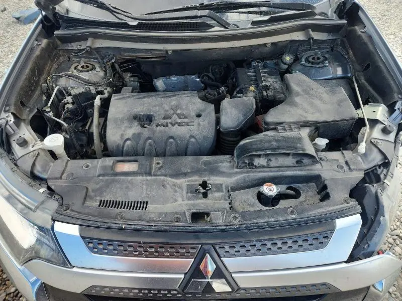 2019 MITSUBISHI OUTLANDER SE  