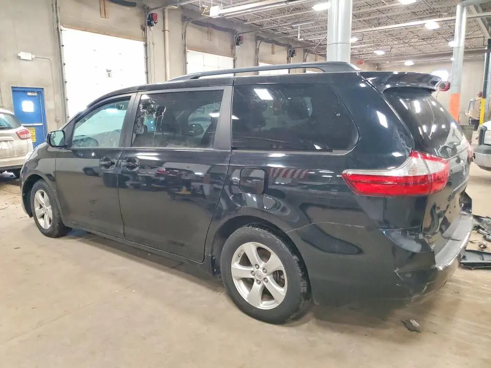 2017 TOYOTA SIENNA LE  