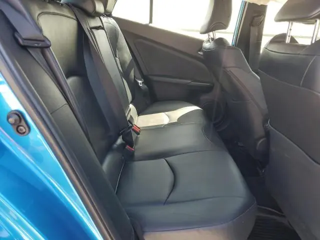 2022 TOYOTA PRIUS LE