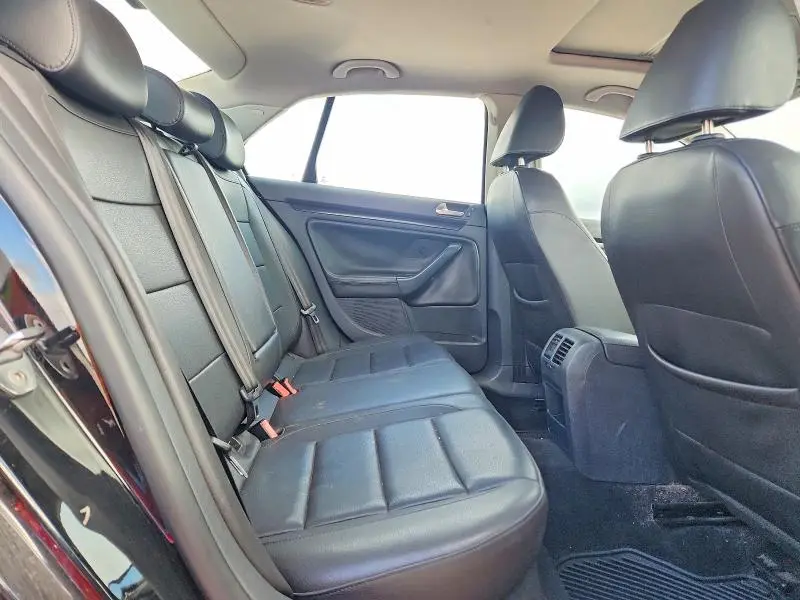 2010 VOLKSWAGEN JETTA SE  