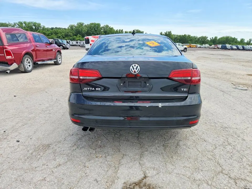 2016 VOLKSWAGEN JETTA SE  