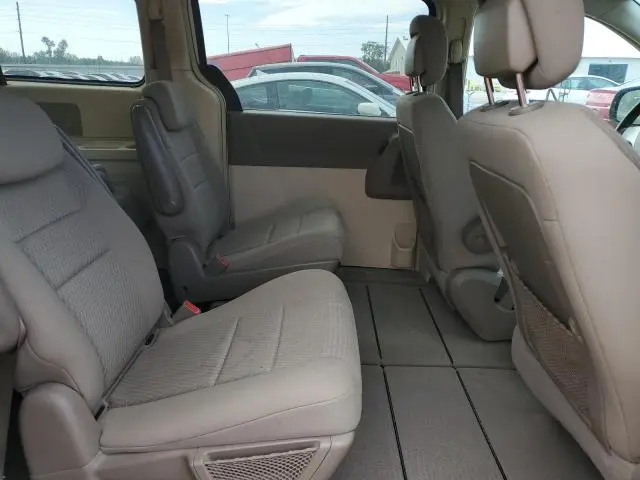 2010 CHRYSLER TOWN & COUNTRY TOURING  