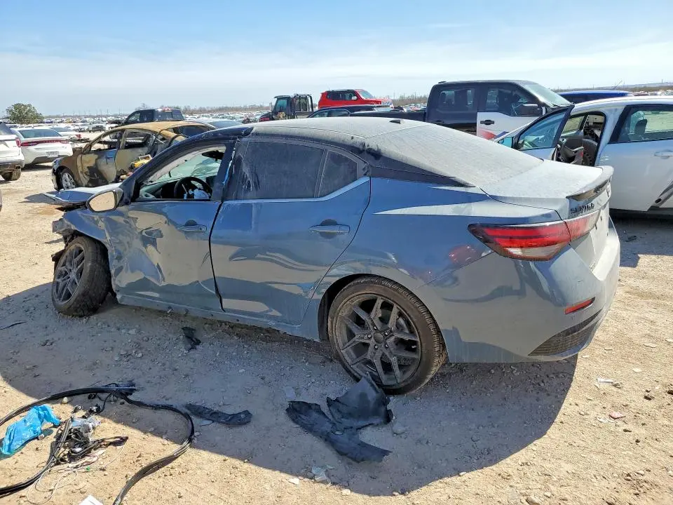 2025 NISSAN SENTRA SR  