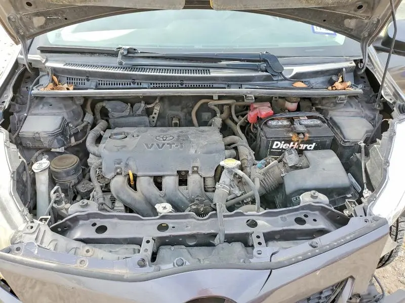 2014 TOYOTA YARIS 5-DOOR SE  