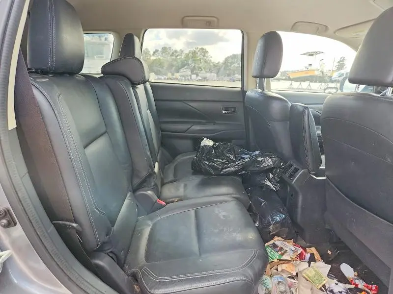 2019 MITSUBISHI OUTLANDER SE  