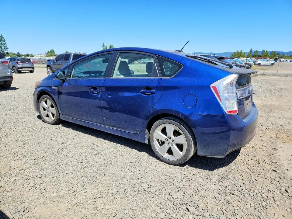 2010 TOYOTA PRIUS V  