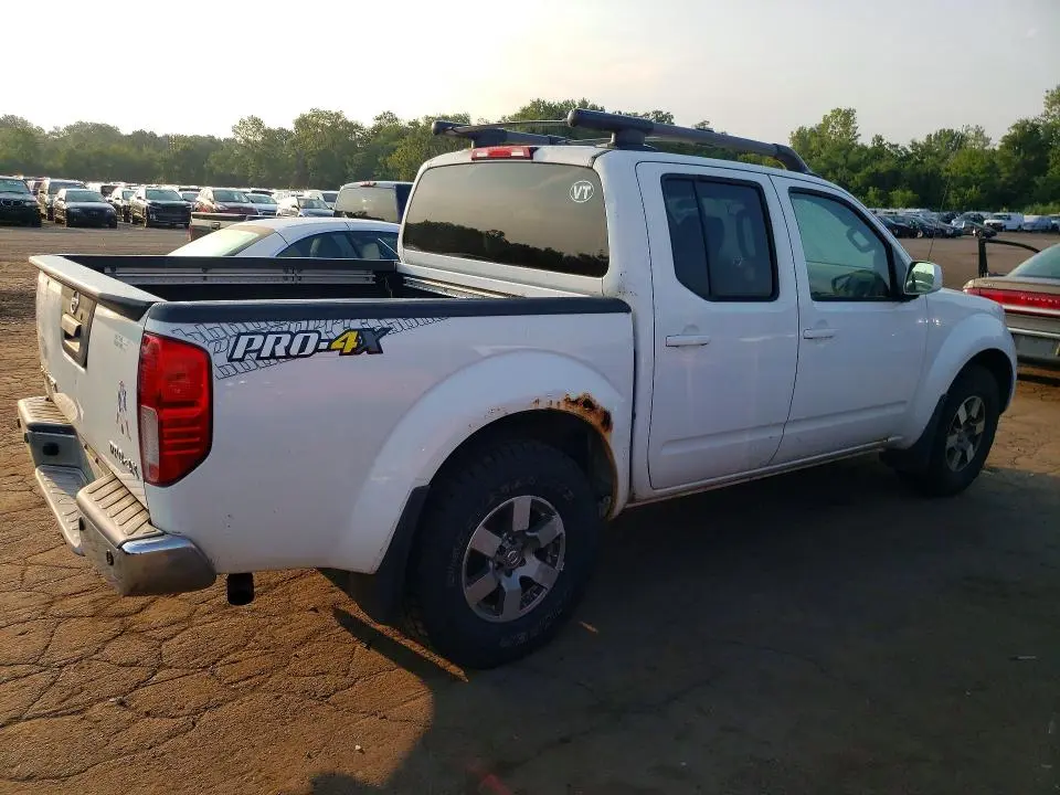 2013 NISSAN FRONTIER S  