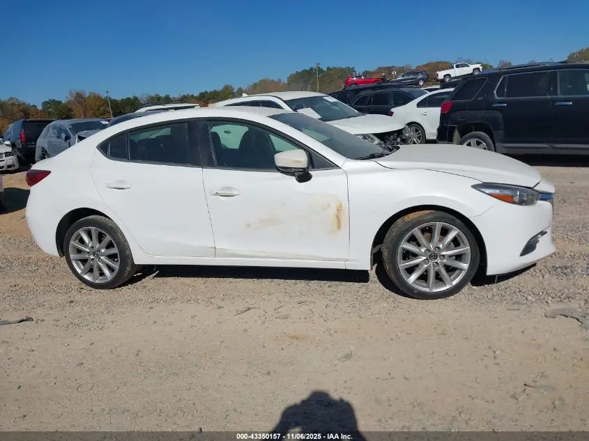 2017 MAZDA MAZDA3 TOURING