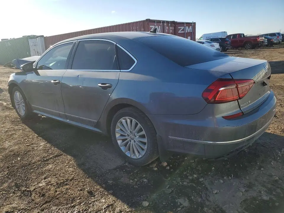 2017 VOLKSWAGEN PASSAT SE  
