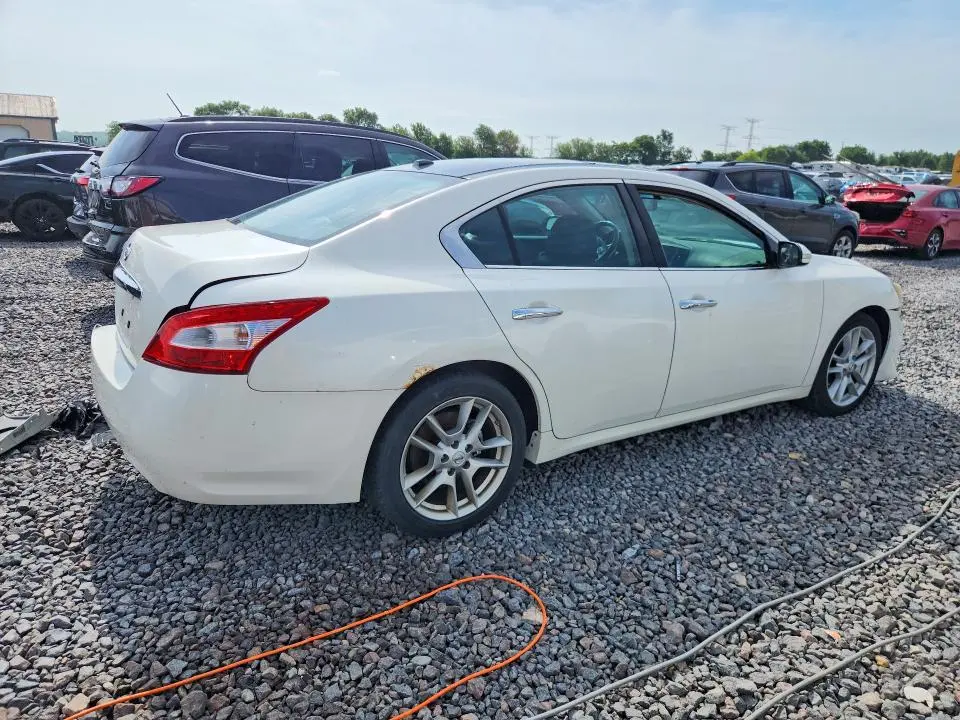 2010 NISSAN MAXIMA S/SV  