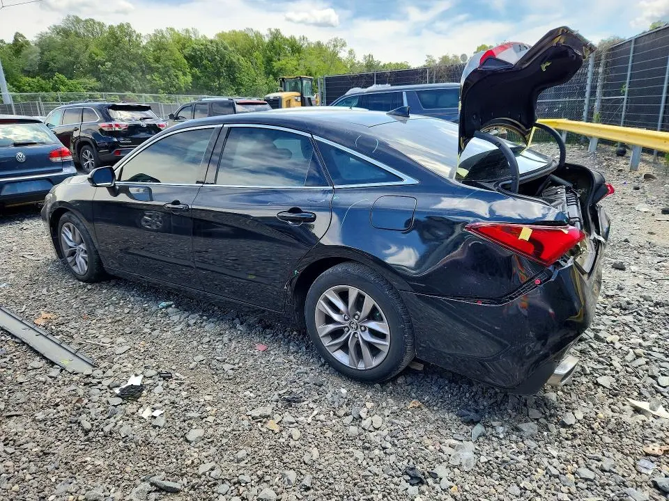 2019 TOYOTA AVALON XLE  