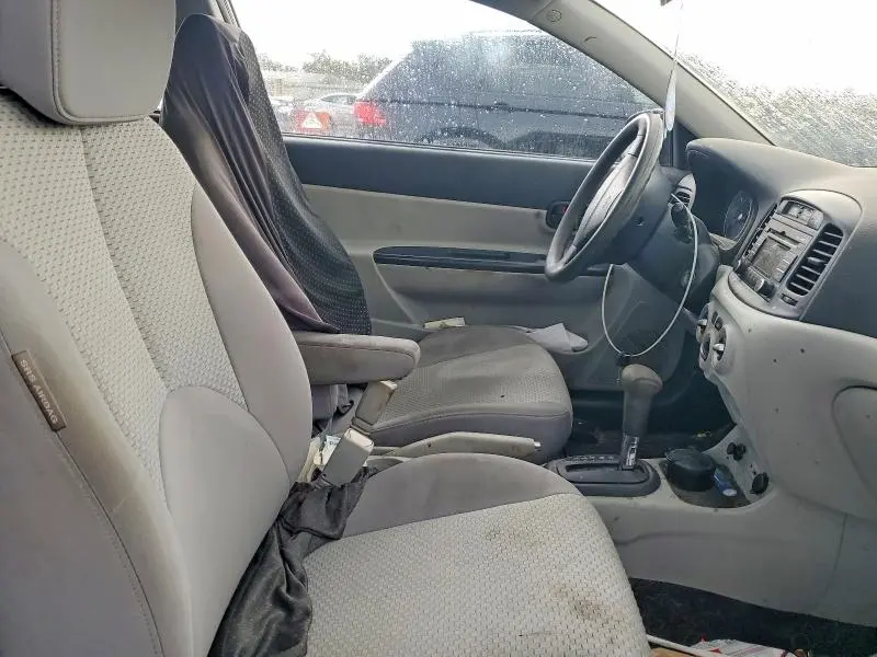 2011 HYUNDAI ACCENT GS  
