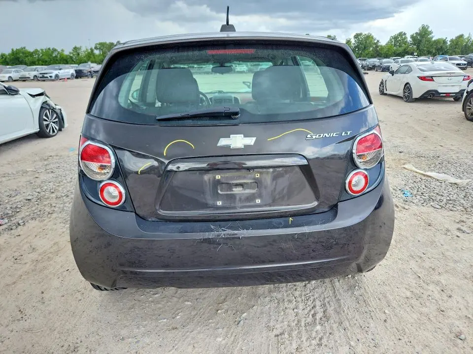 2016 CHEVROLET SONIC LT  