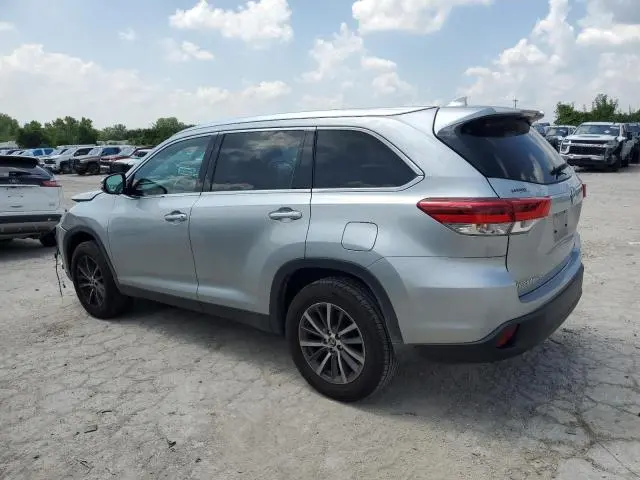 2019 TOYOTA HIGHLANDER SE  