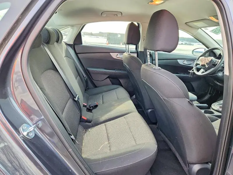 2024 KIA FORTE LX  