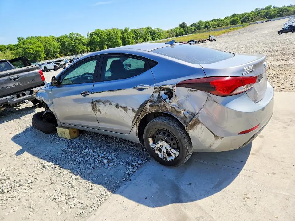 2016 HYUNDAI ELANTRA SE  